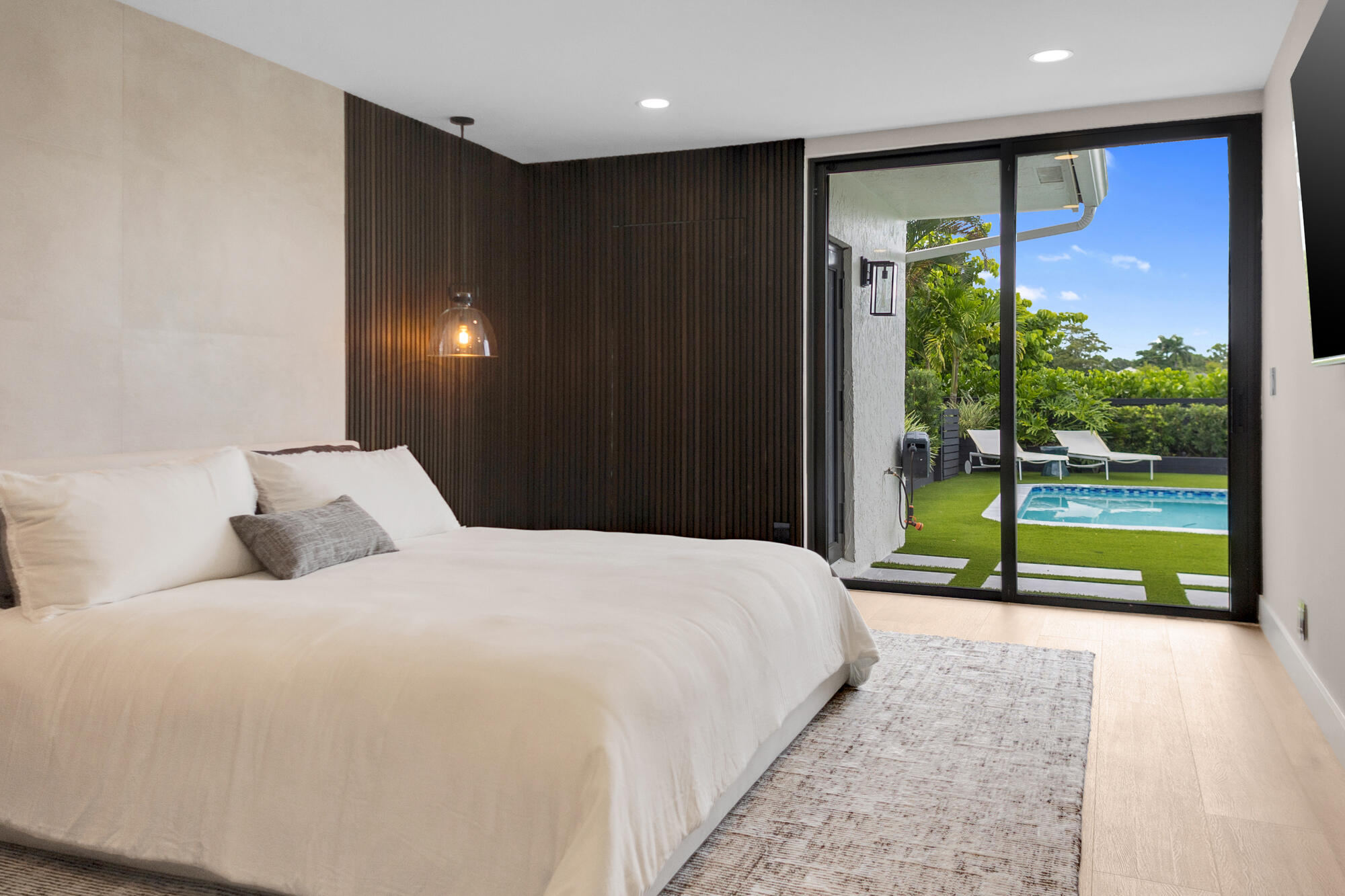 2435 Windsor Way Court