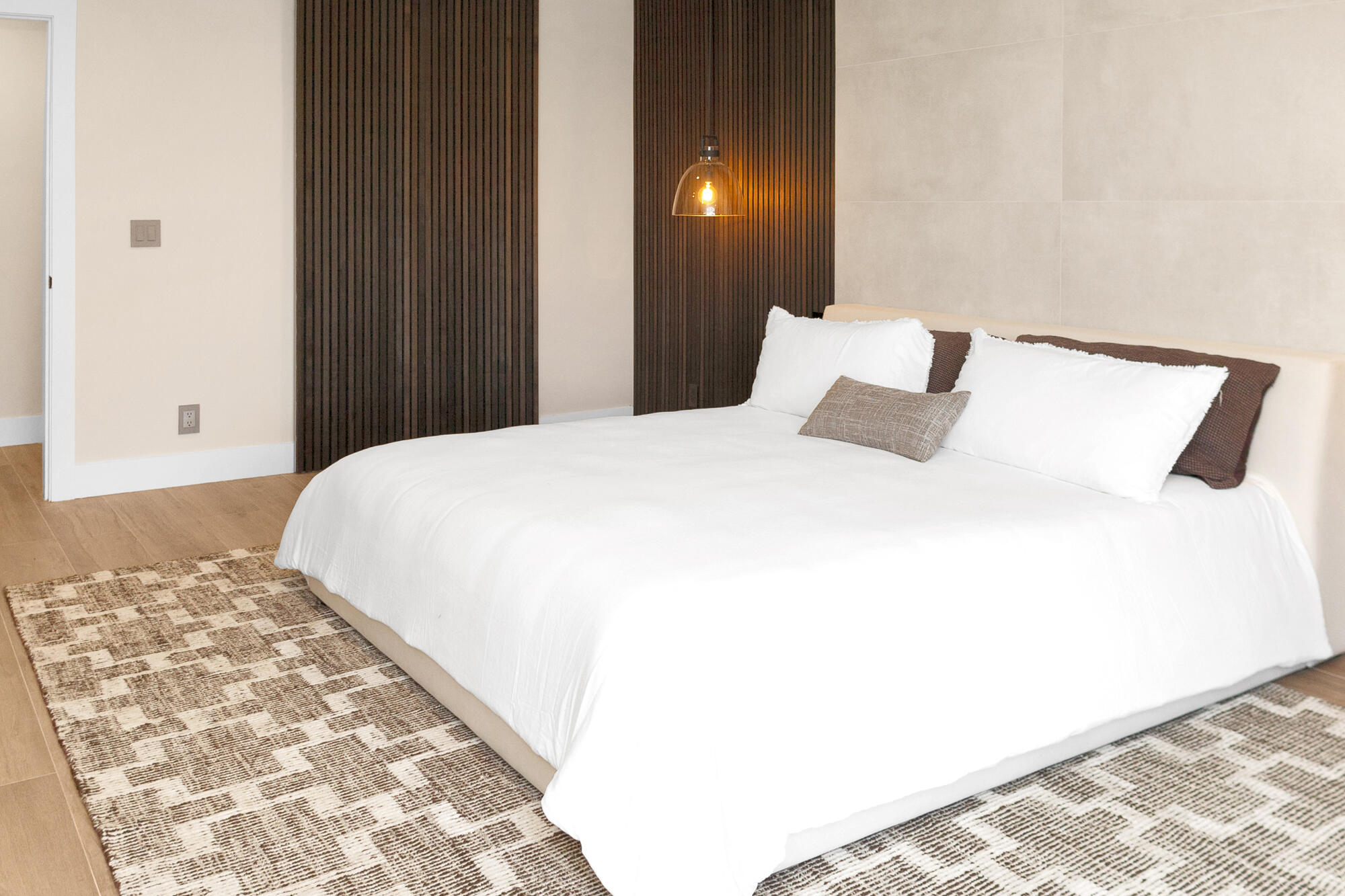 2435 Windsor Way Court