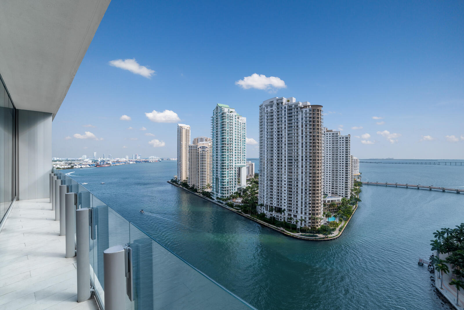300 Biscayne Boulevard Way 2004