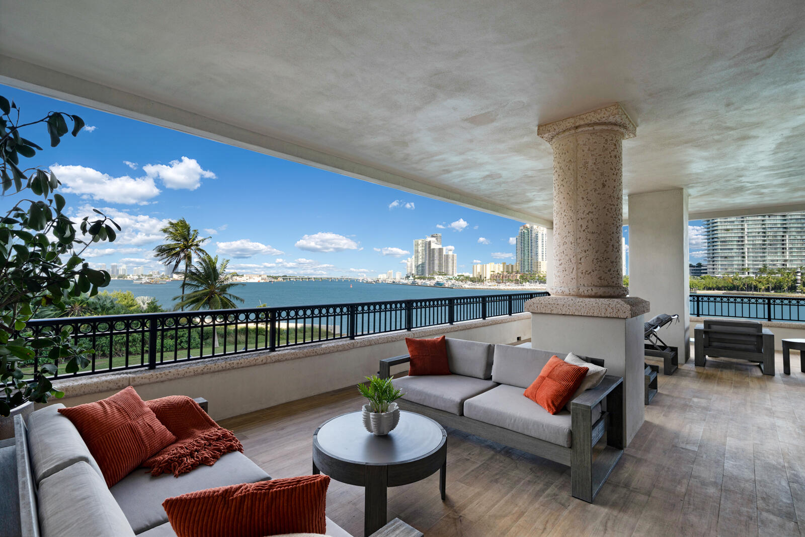 6800 Fisher Island Drive 6823