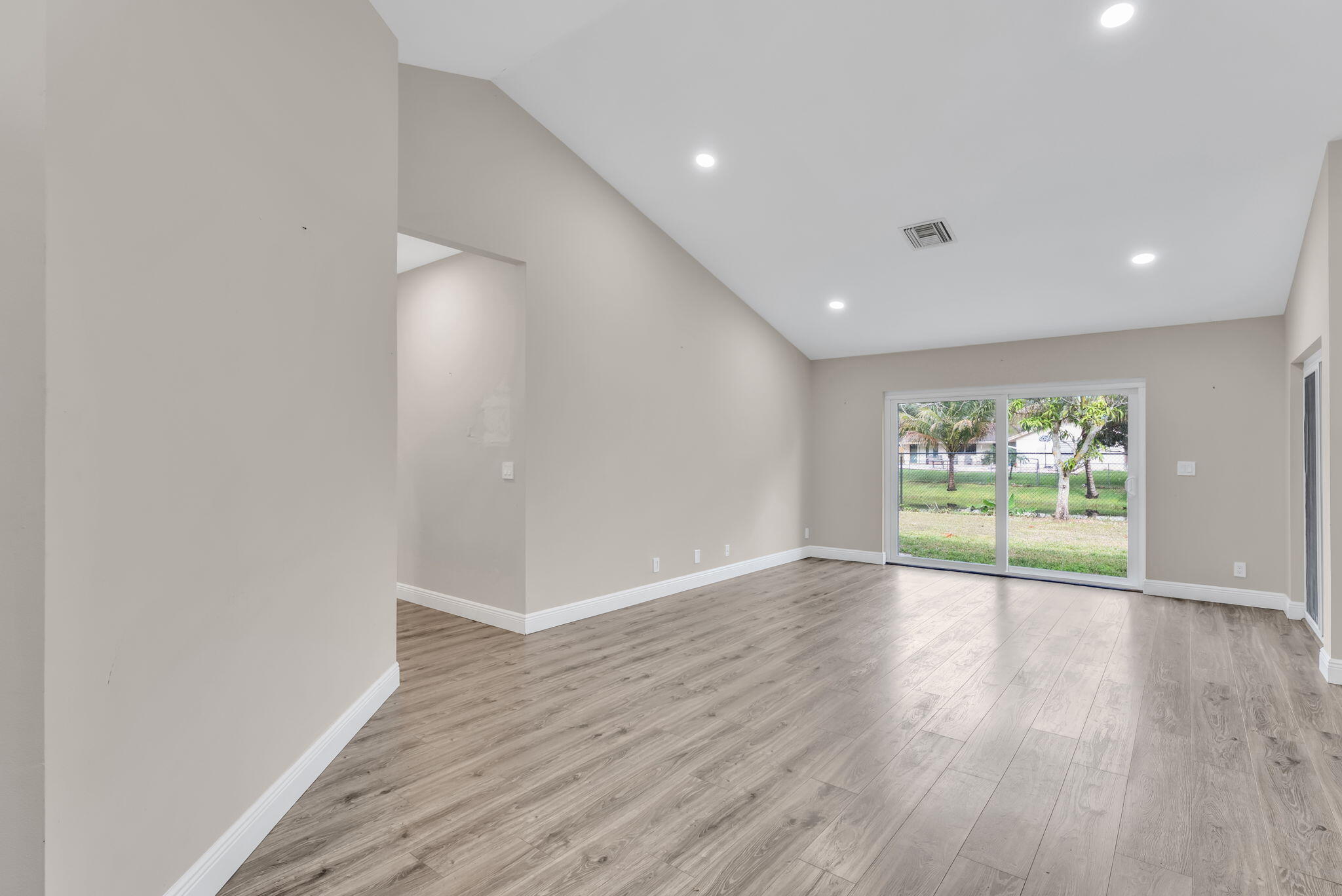 10185 Grove Lane
