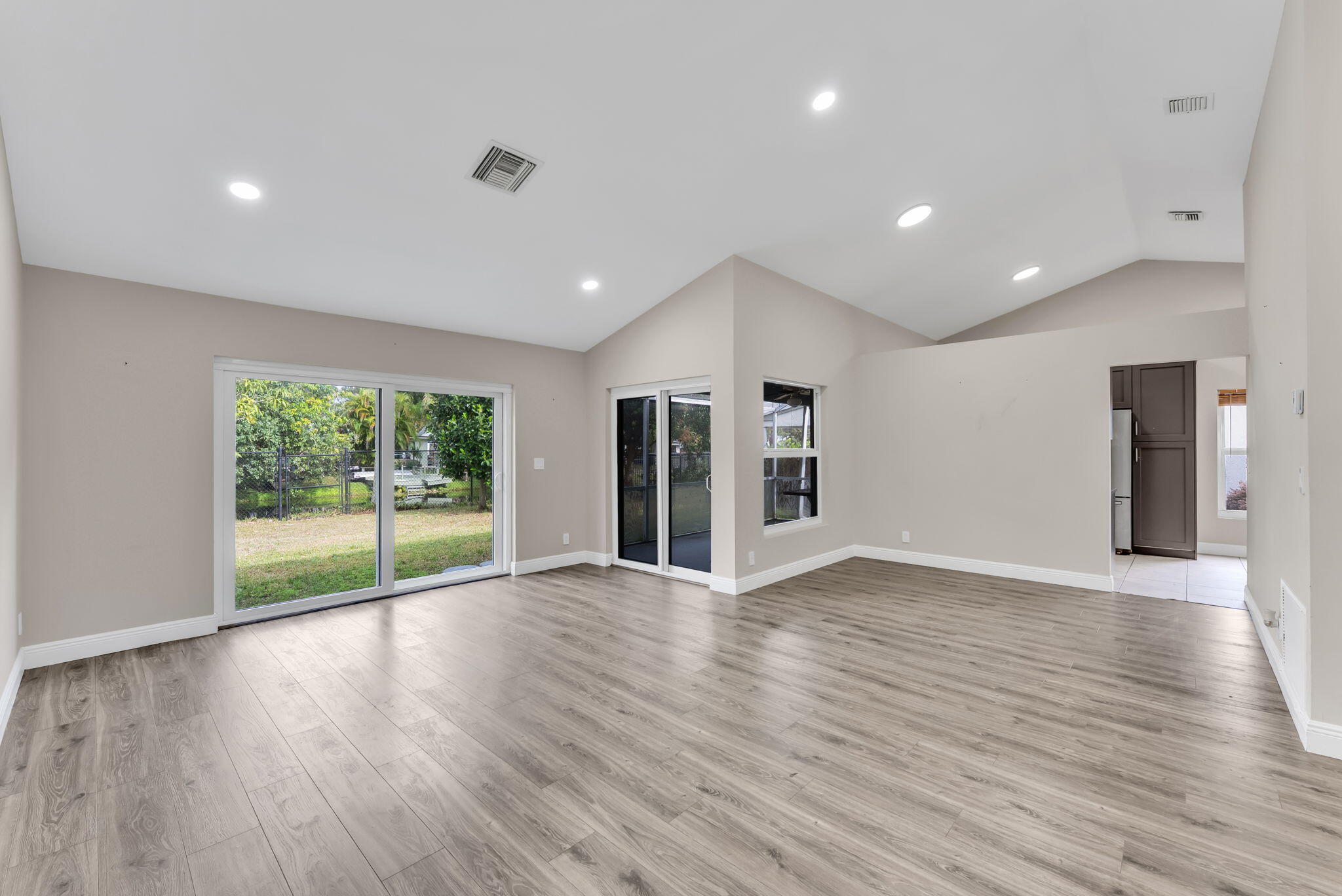 10185 Grove Lane