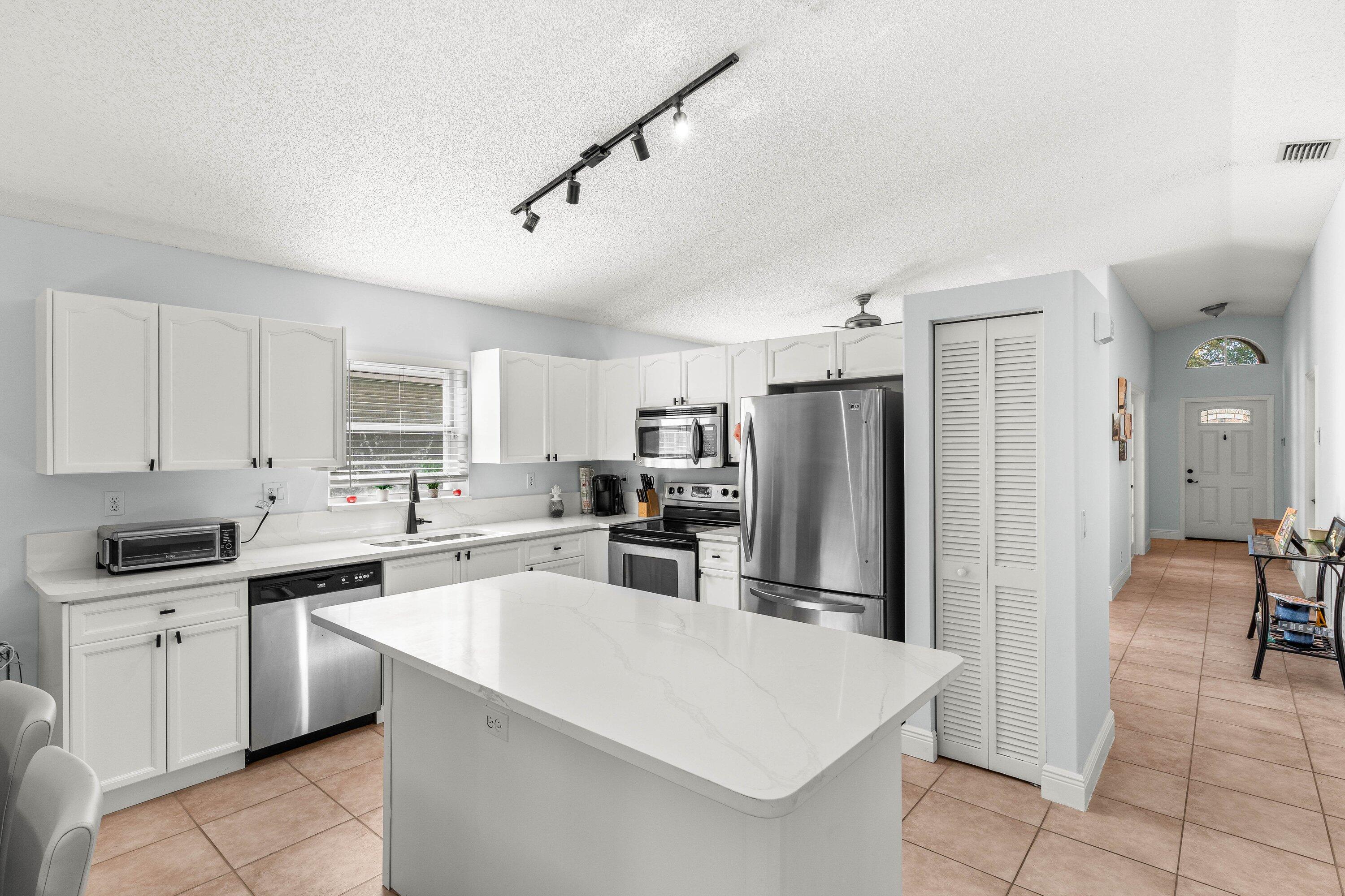 6680 Green Island Circle