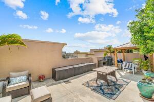 410 Evernia Street 807