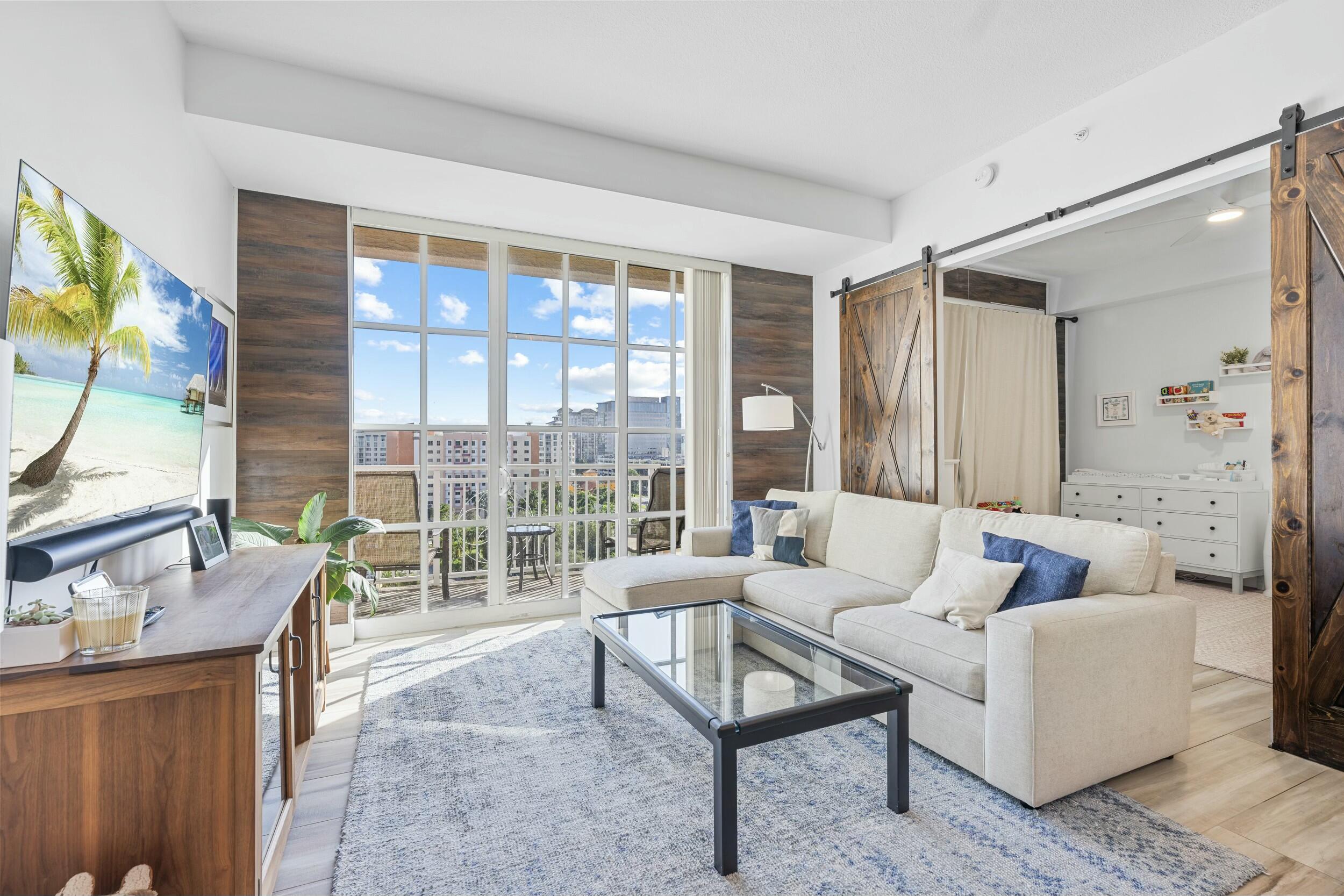 410 Evernia Street 807