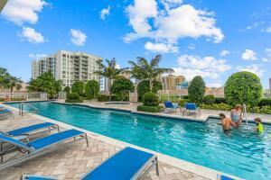 410 Evernia Street 807