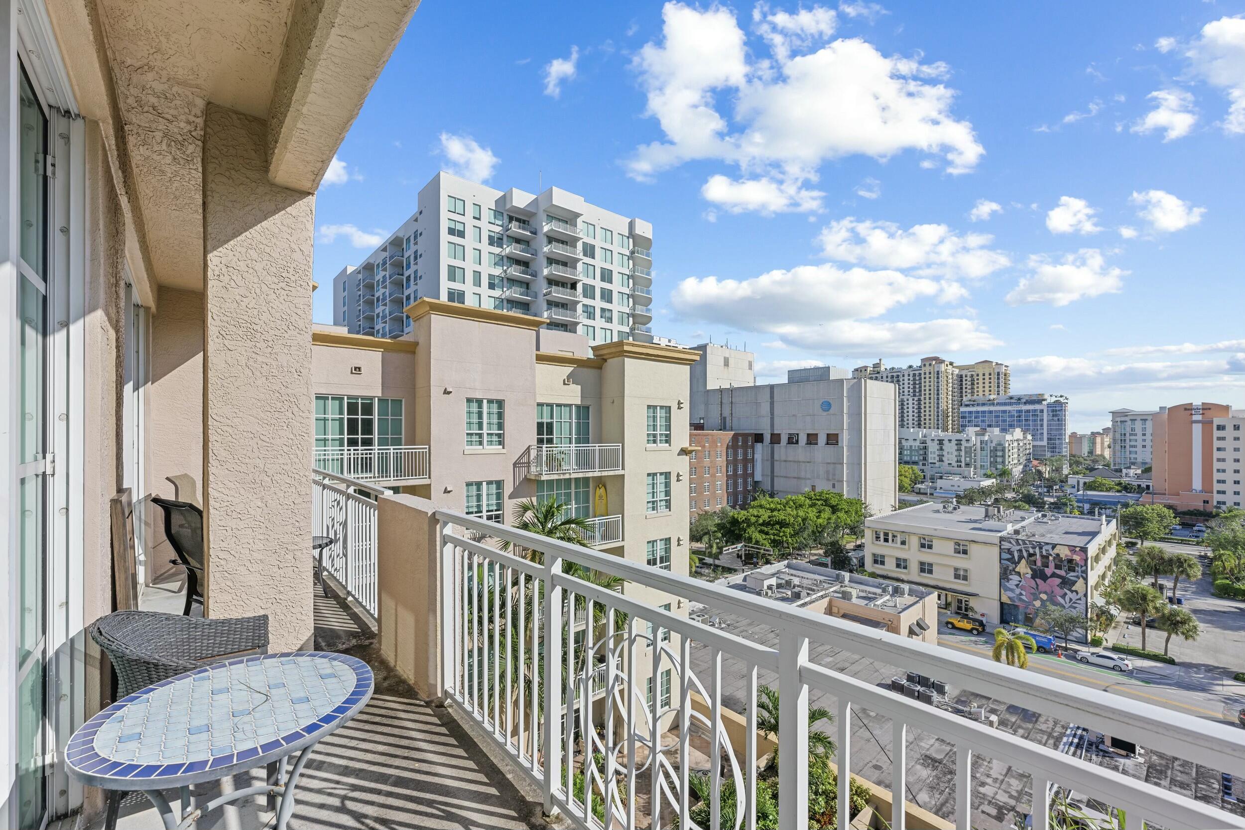 410 Evernia Street 807