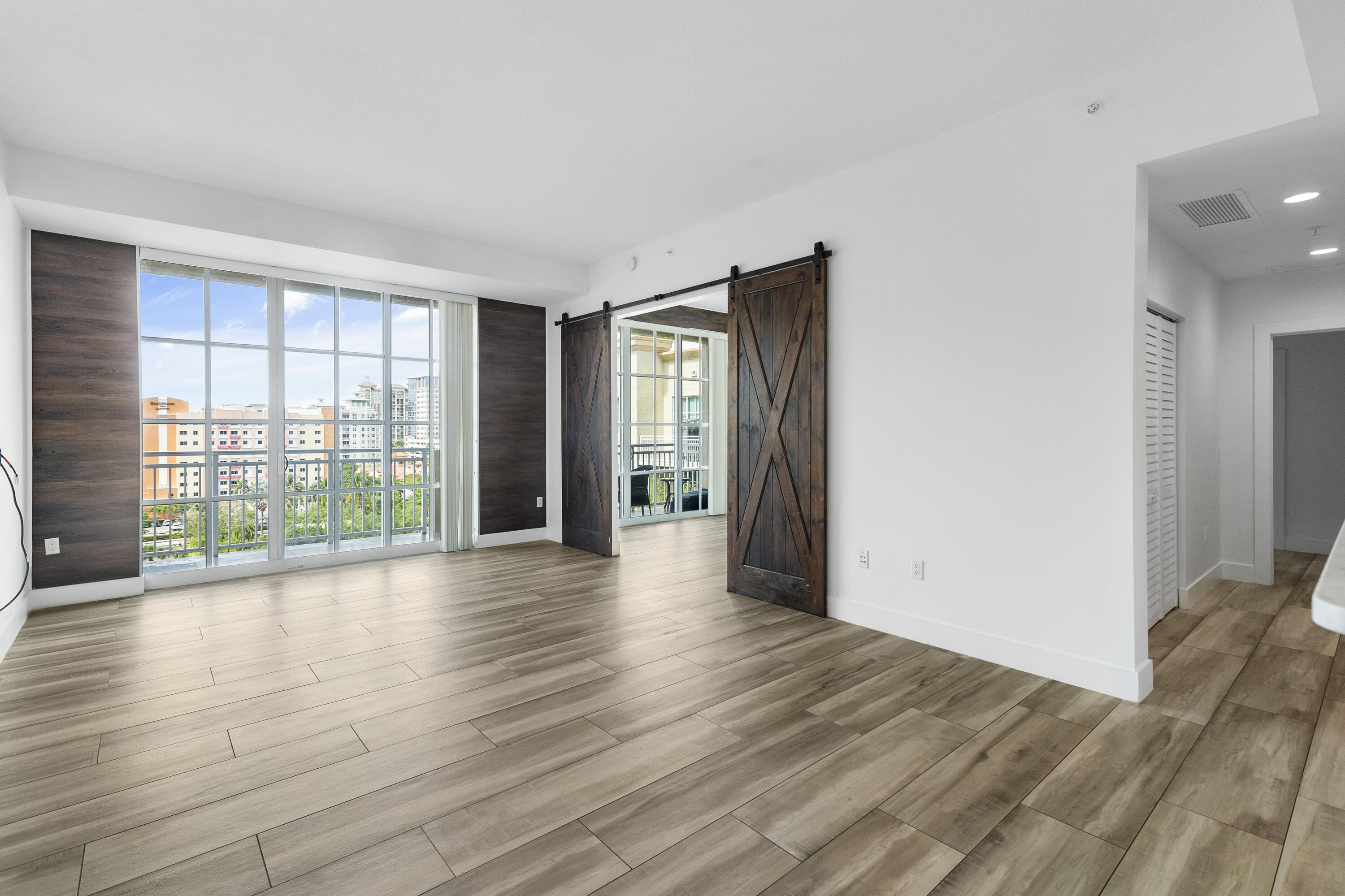 410 Evernia Street 807