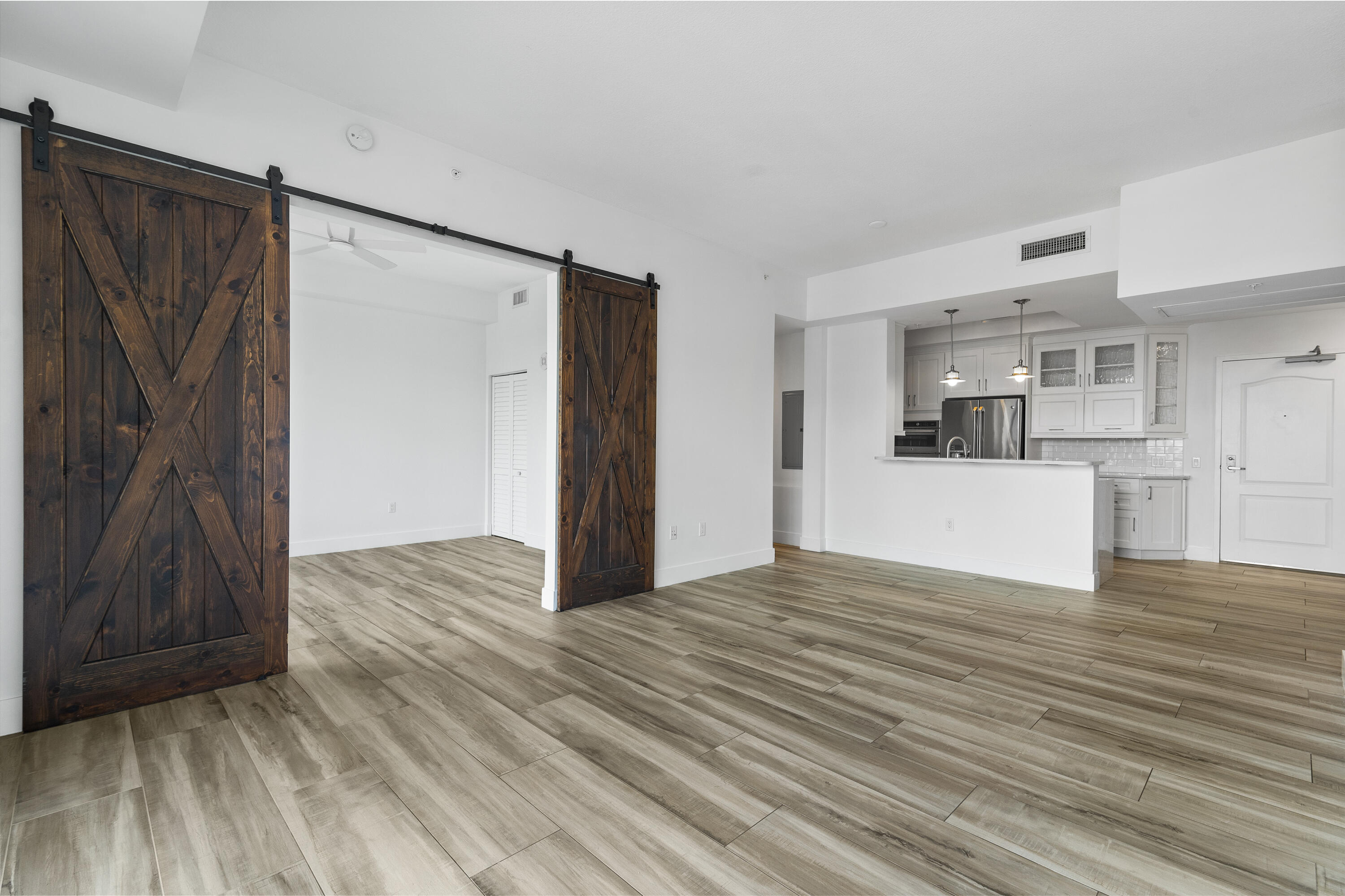 410 Evernia Street 807