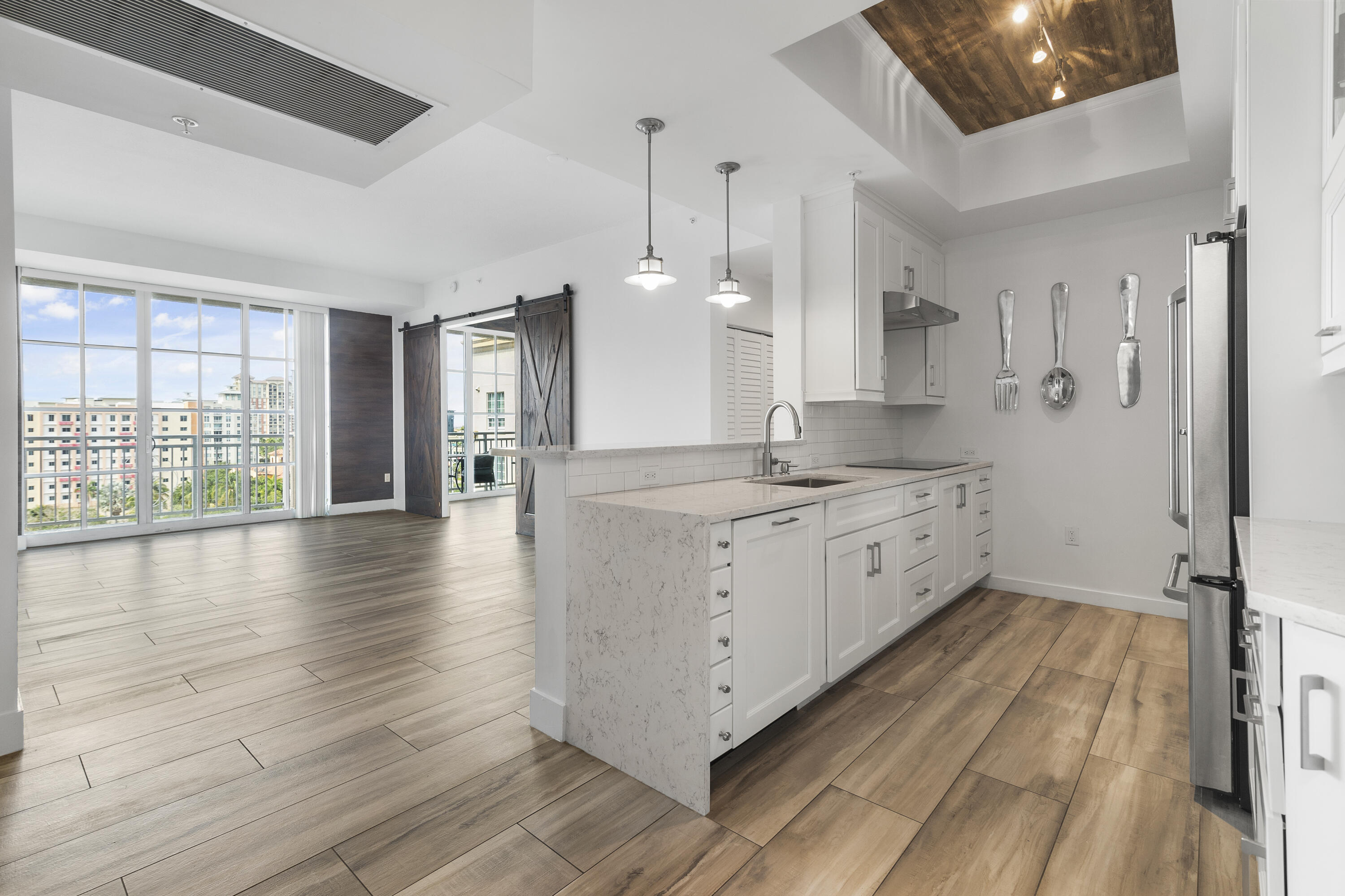 410 Evernia Street 807