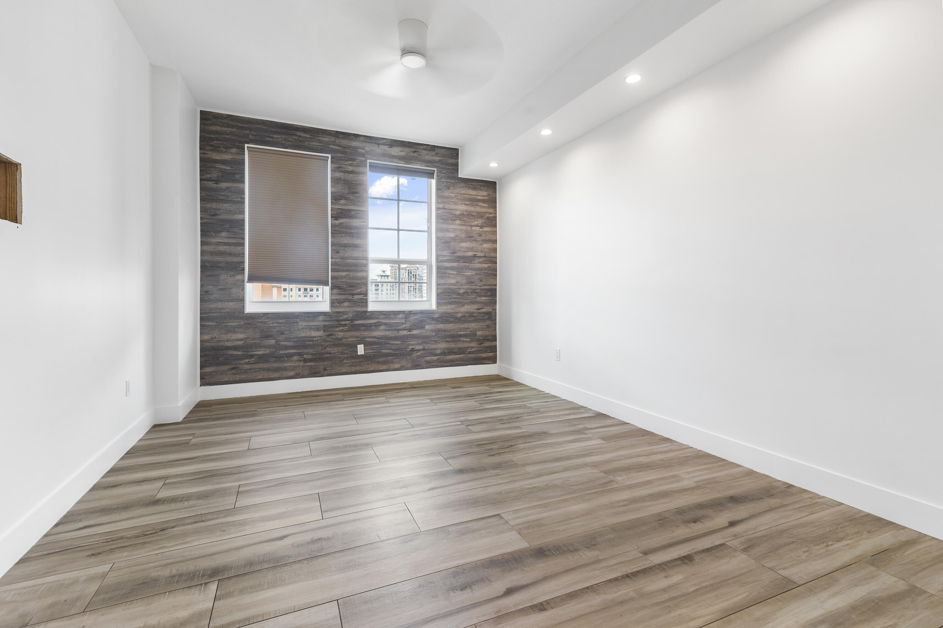 410 Evernia Street 807