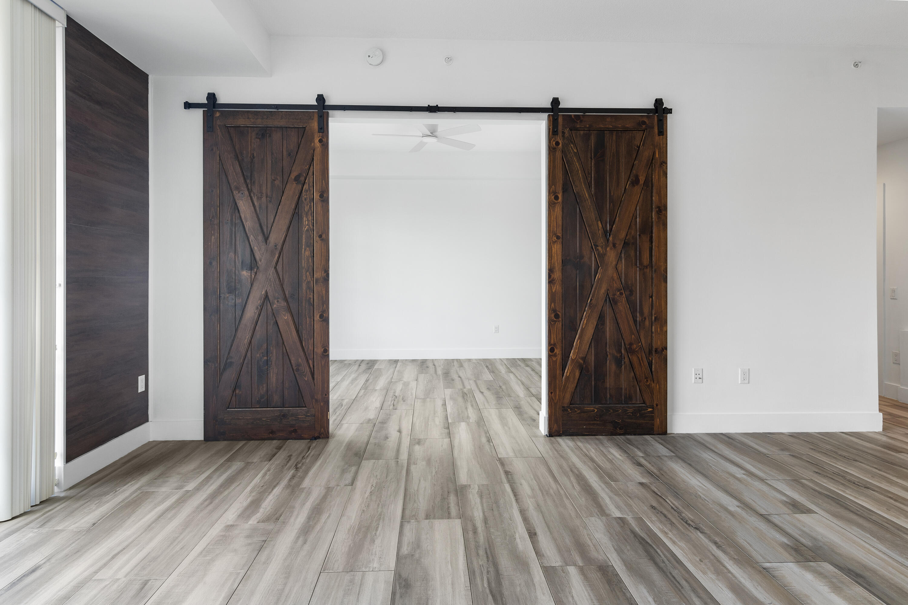 410 Evernia Street 807