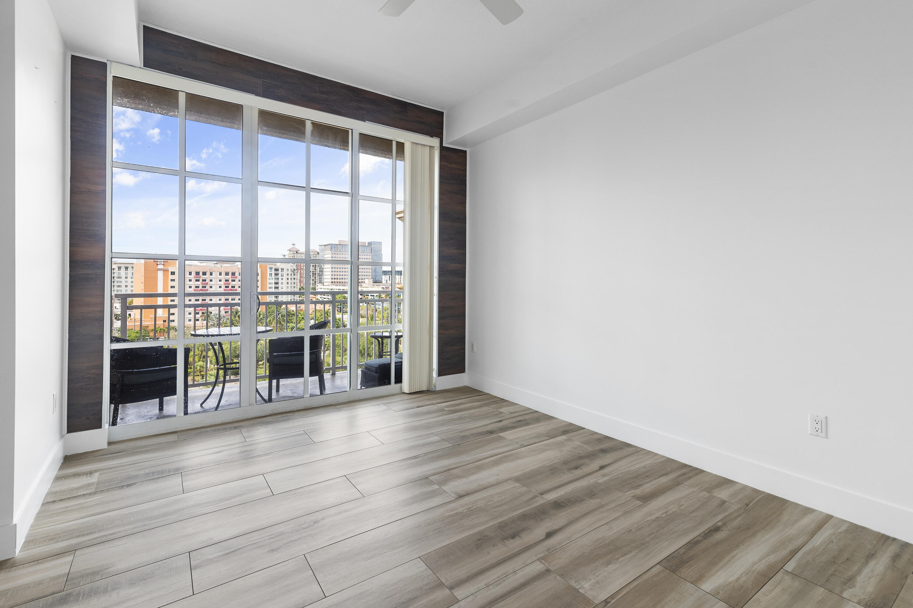410 Evernia Street 807