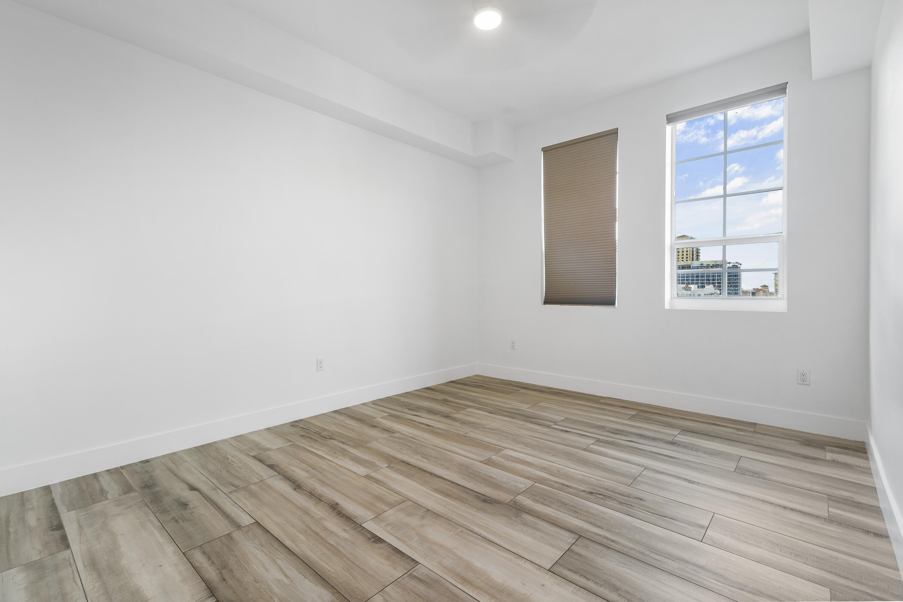 410 Evernia Street 807