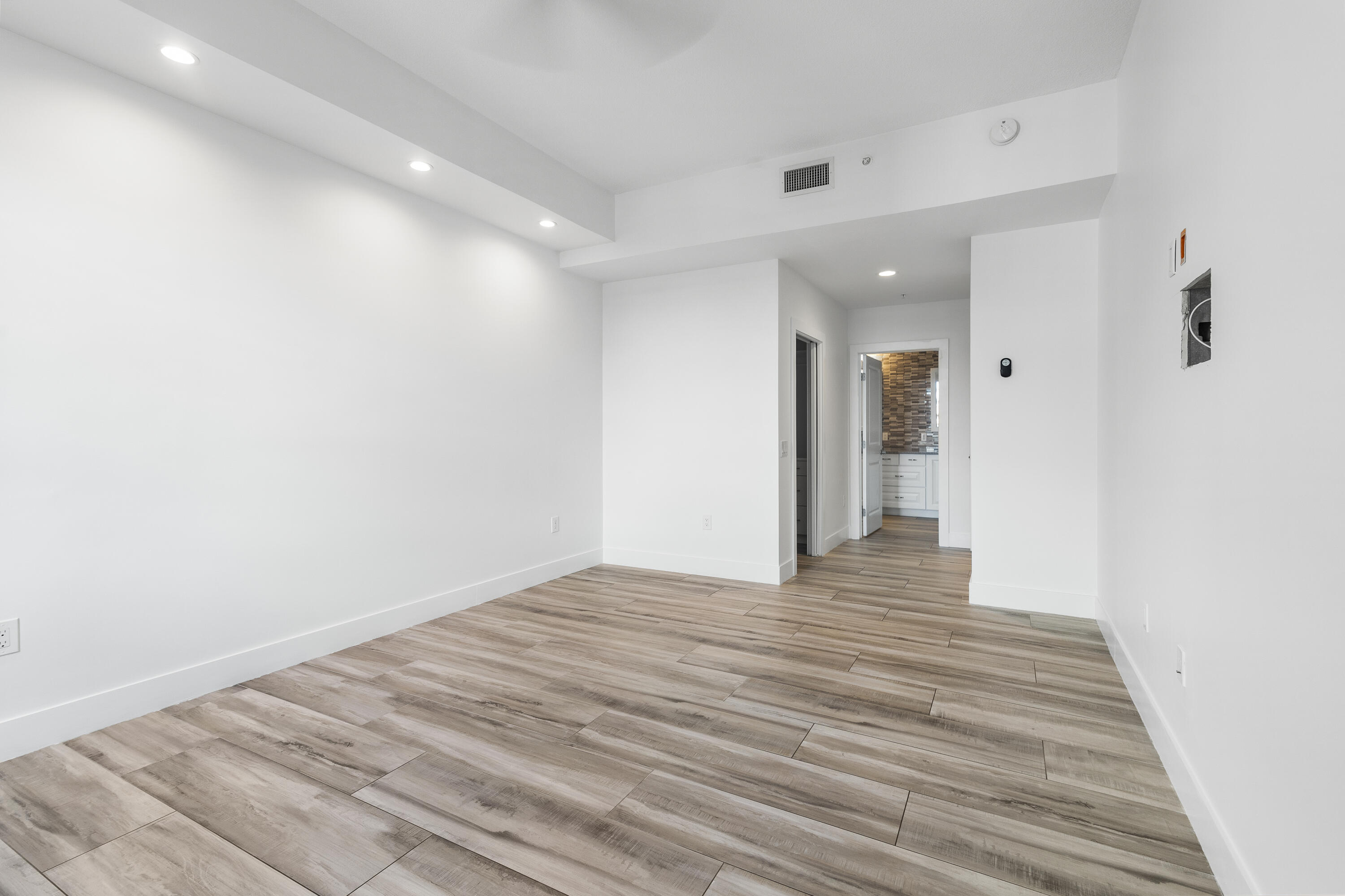 410 Evernia Street 807