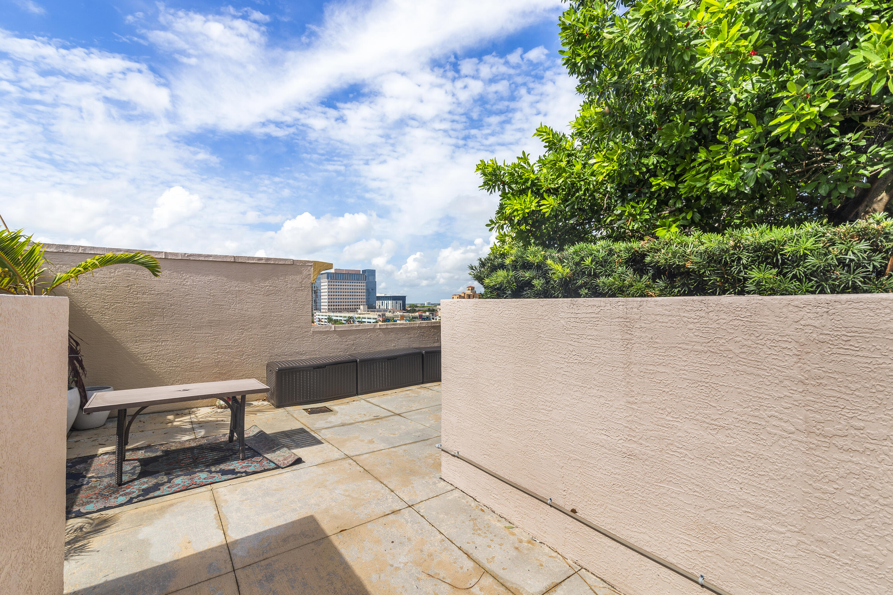 410 Evernia Street 807