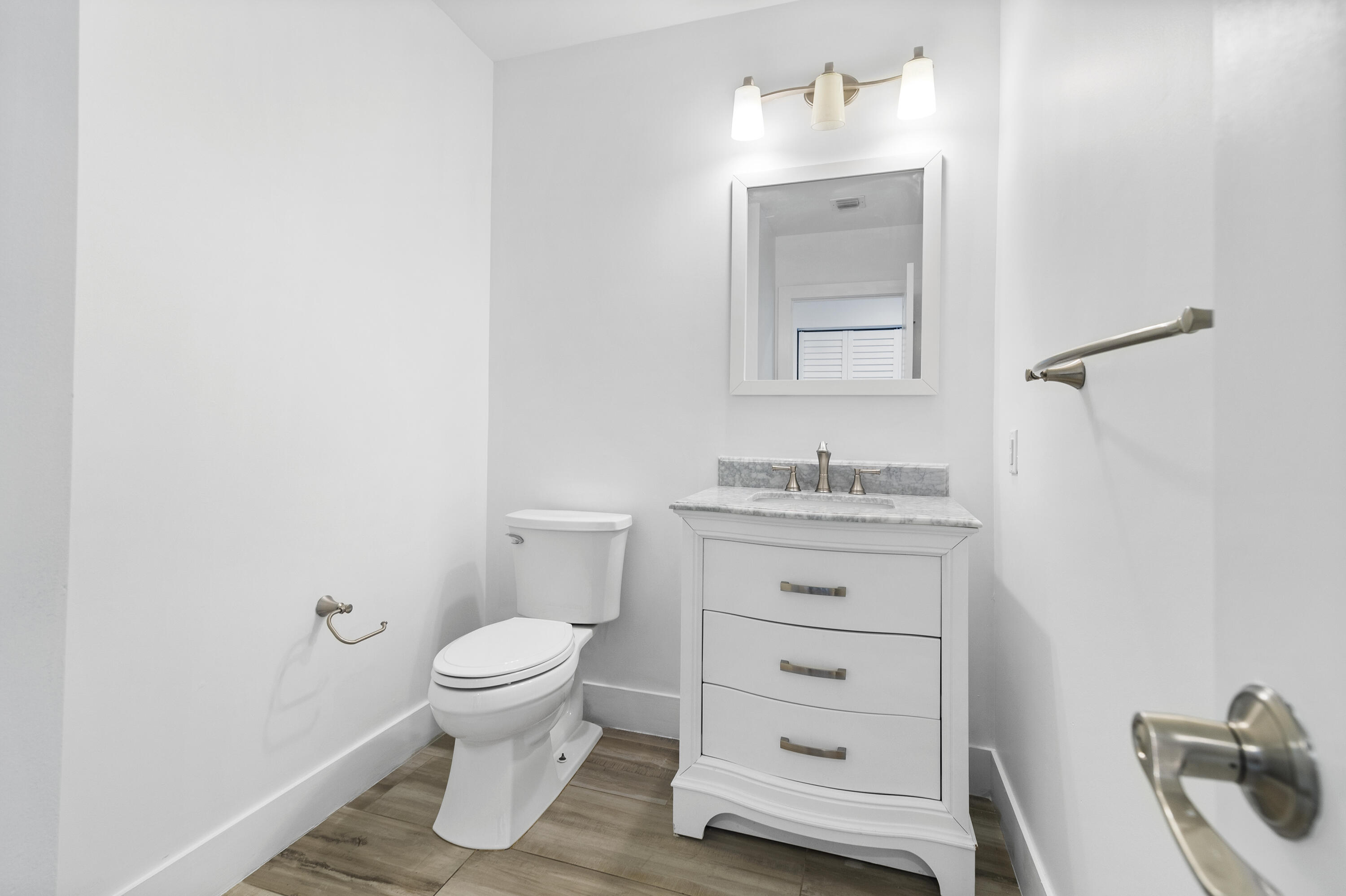 410 Evernia Street 807