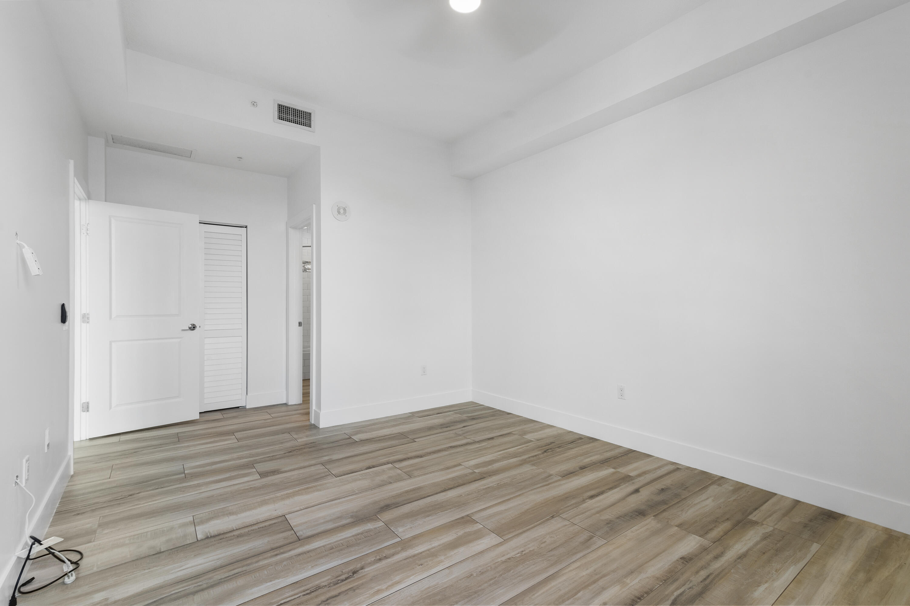 410 Evernia Street 807