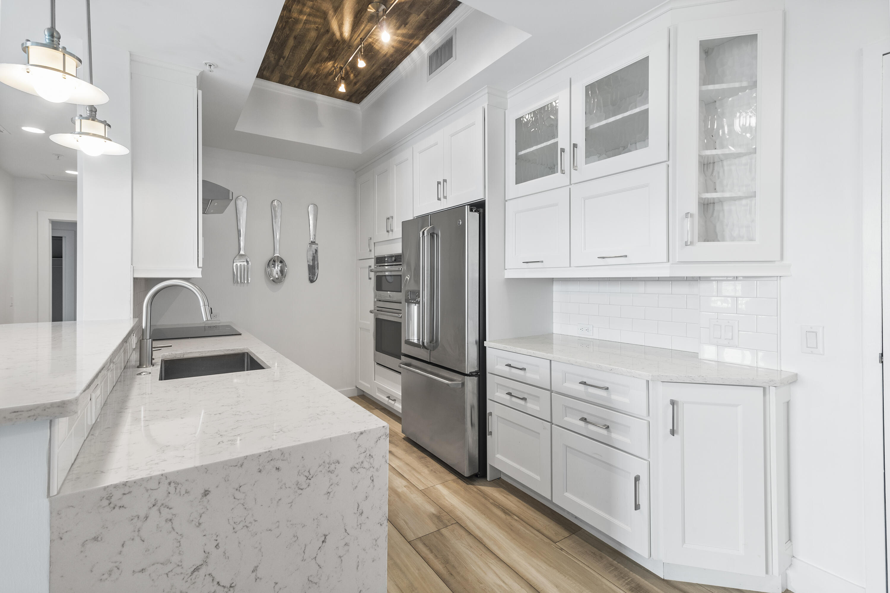 410 Evernia Street 807