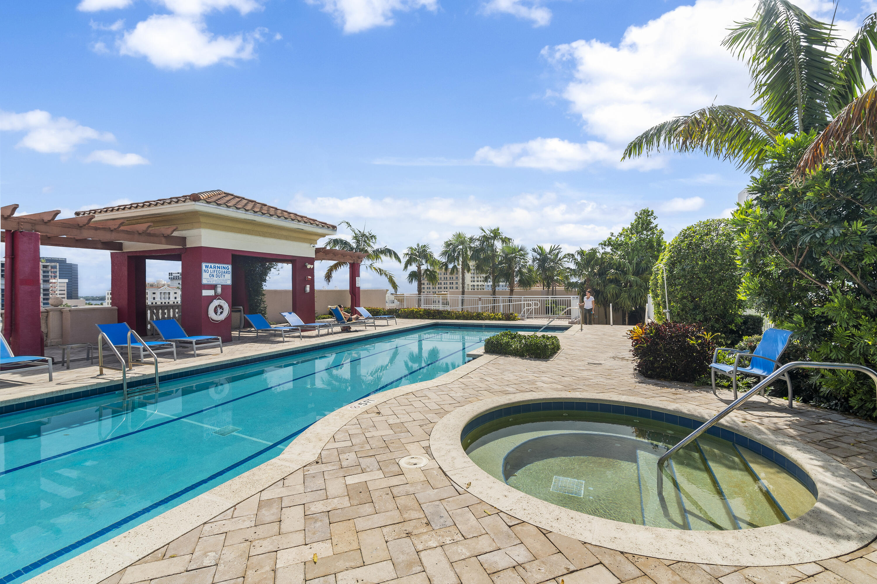 410 Evernia Street 807