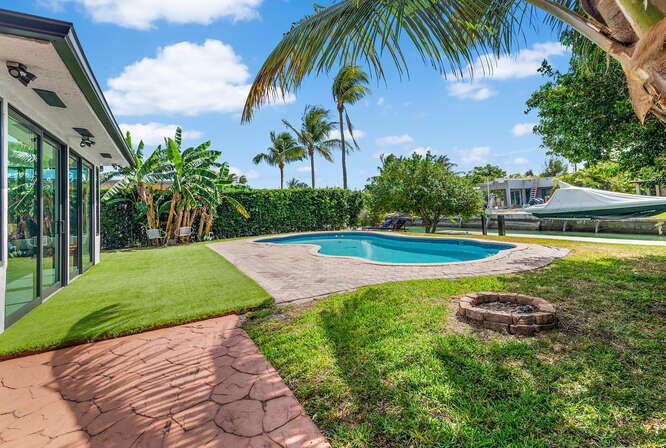 7820 Hawthorne Avenue