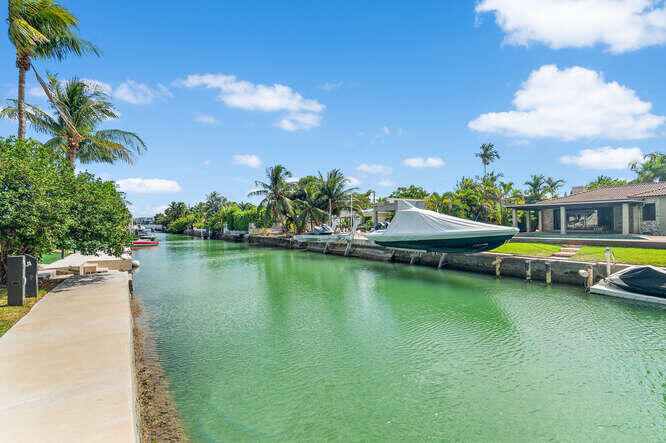 7820 Hawthorne Avenue