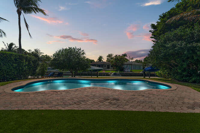 7820 Hawthorne Avenue