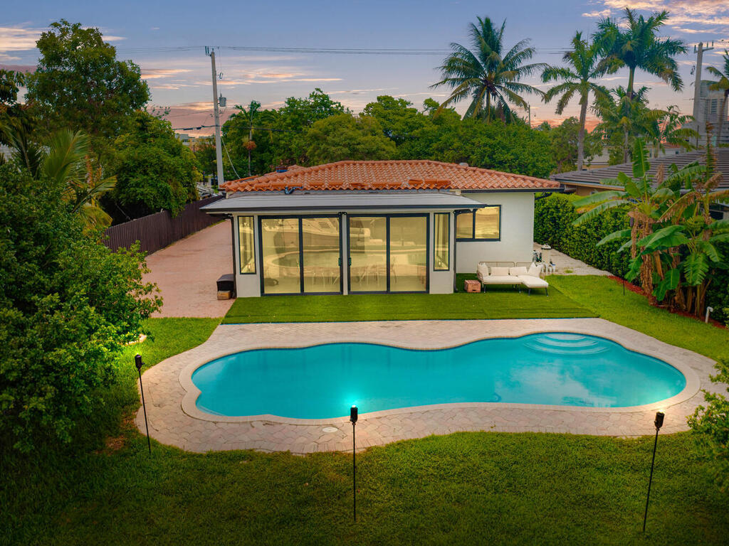 7820 Hawthorne Avenue