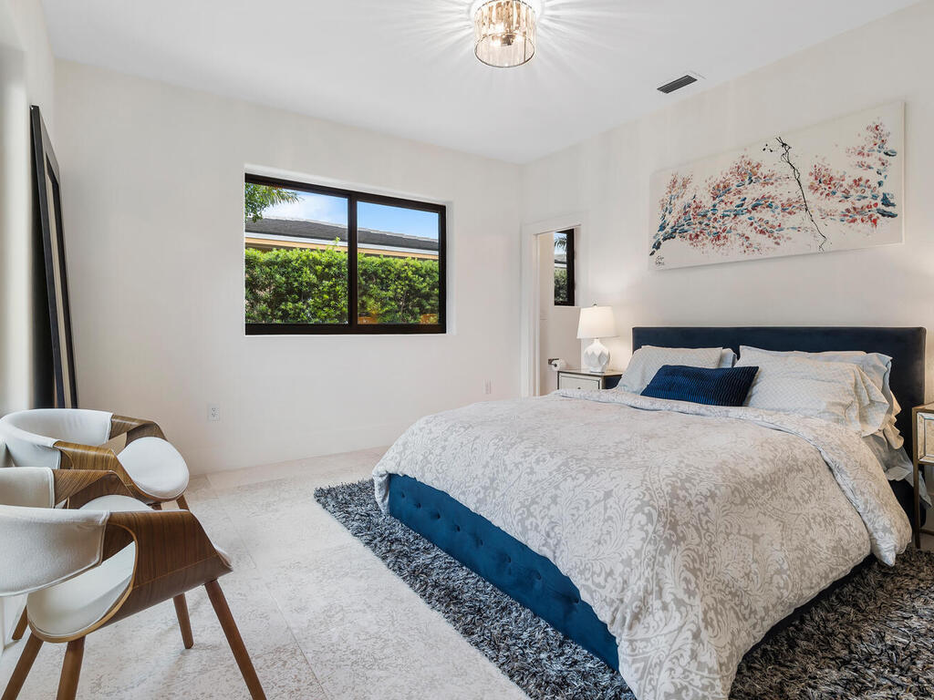 7820 Hawthorne Avenue