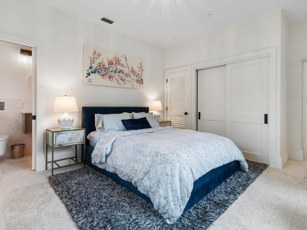 7820 Hawthorne Avenue