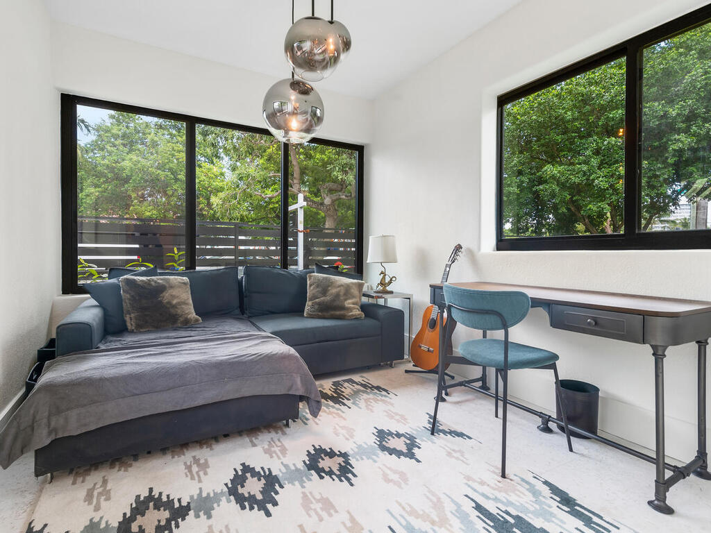 7820 Hawthorne Avenue