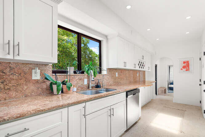 7820 Hawthorne Avenue