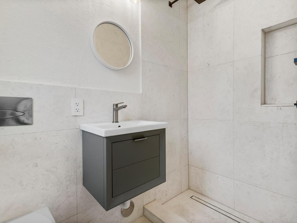 7820 Hawthorne Avenue