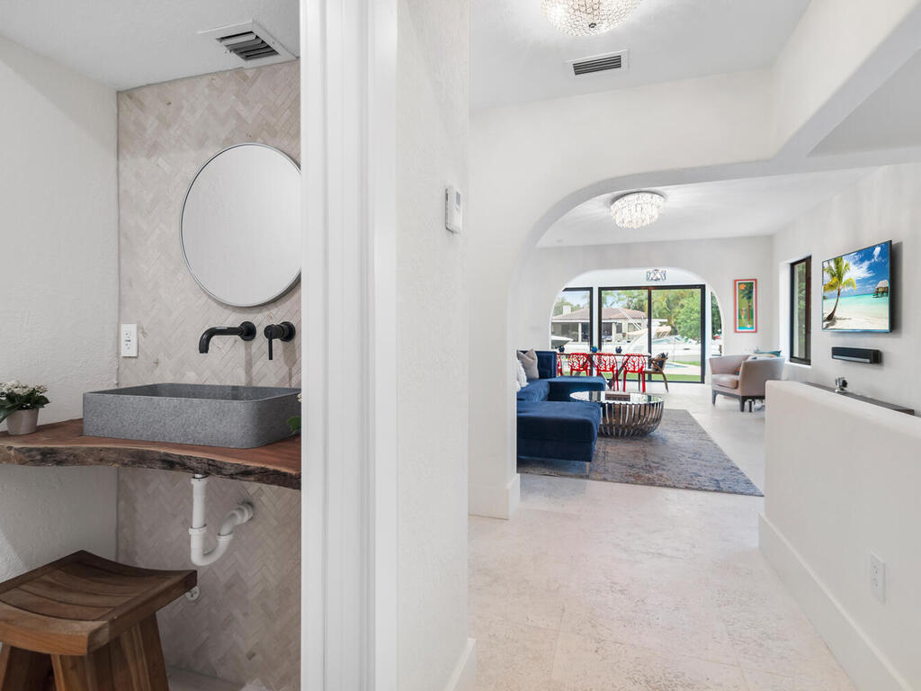 7820 Hawthorne Avenue