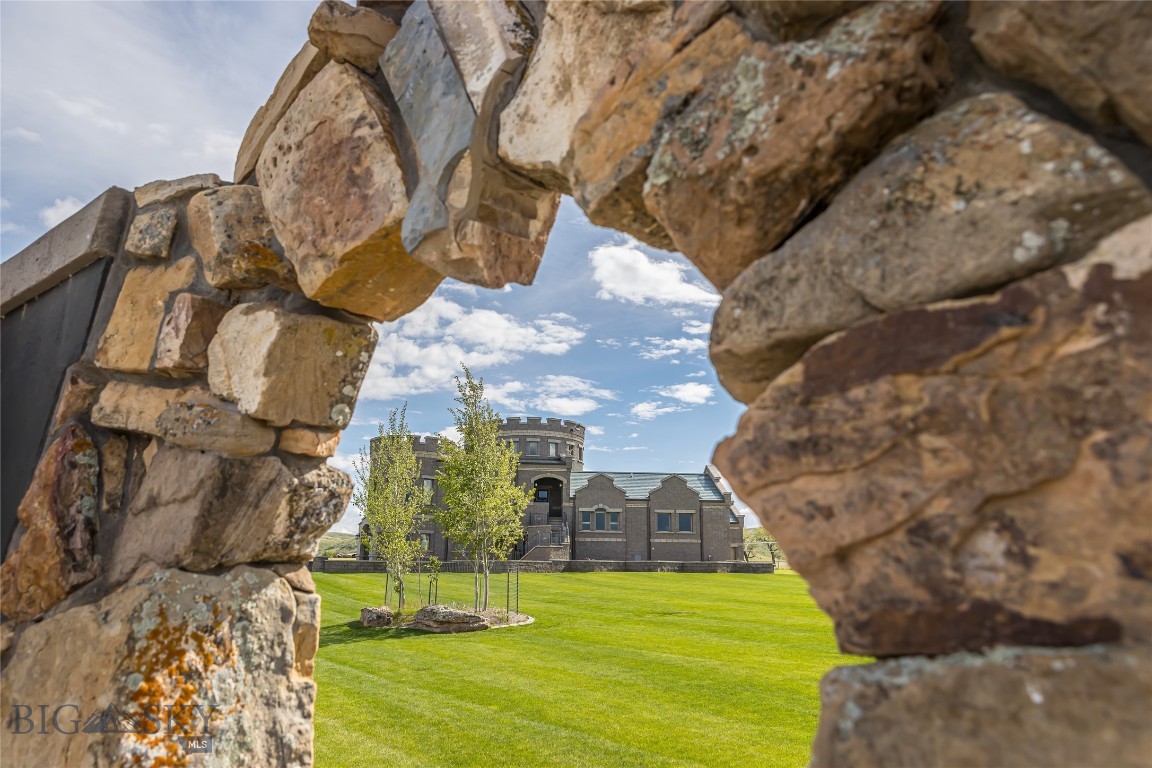 665 Wilson Butte Road