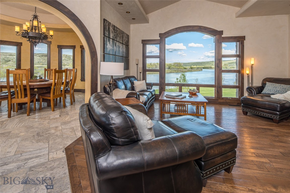 665 Wilson Butte Road