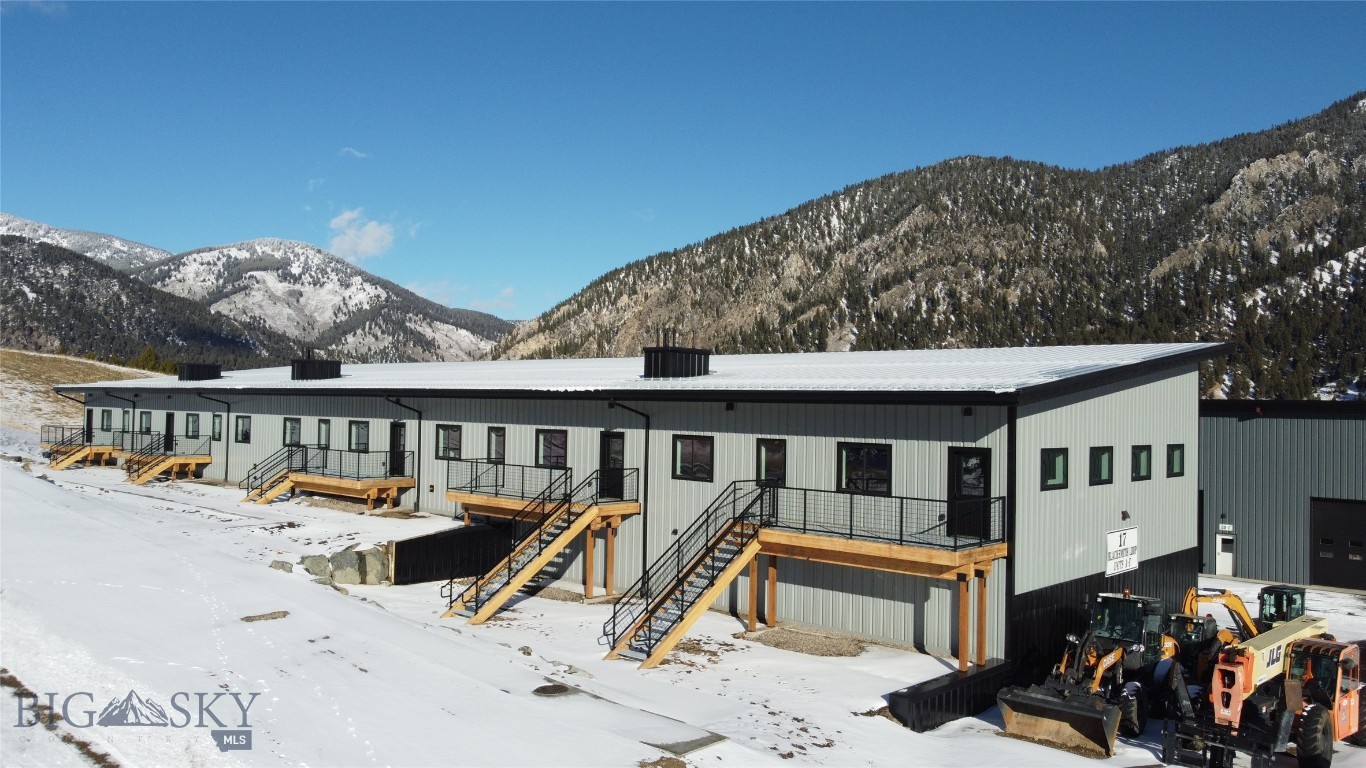 17 Blacksmith Loop E