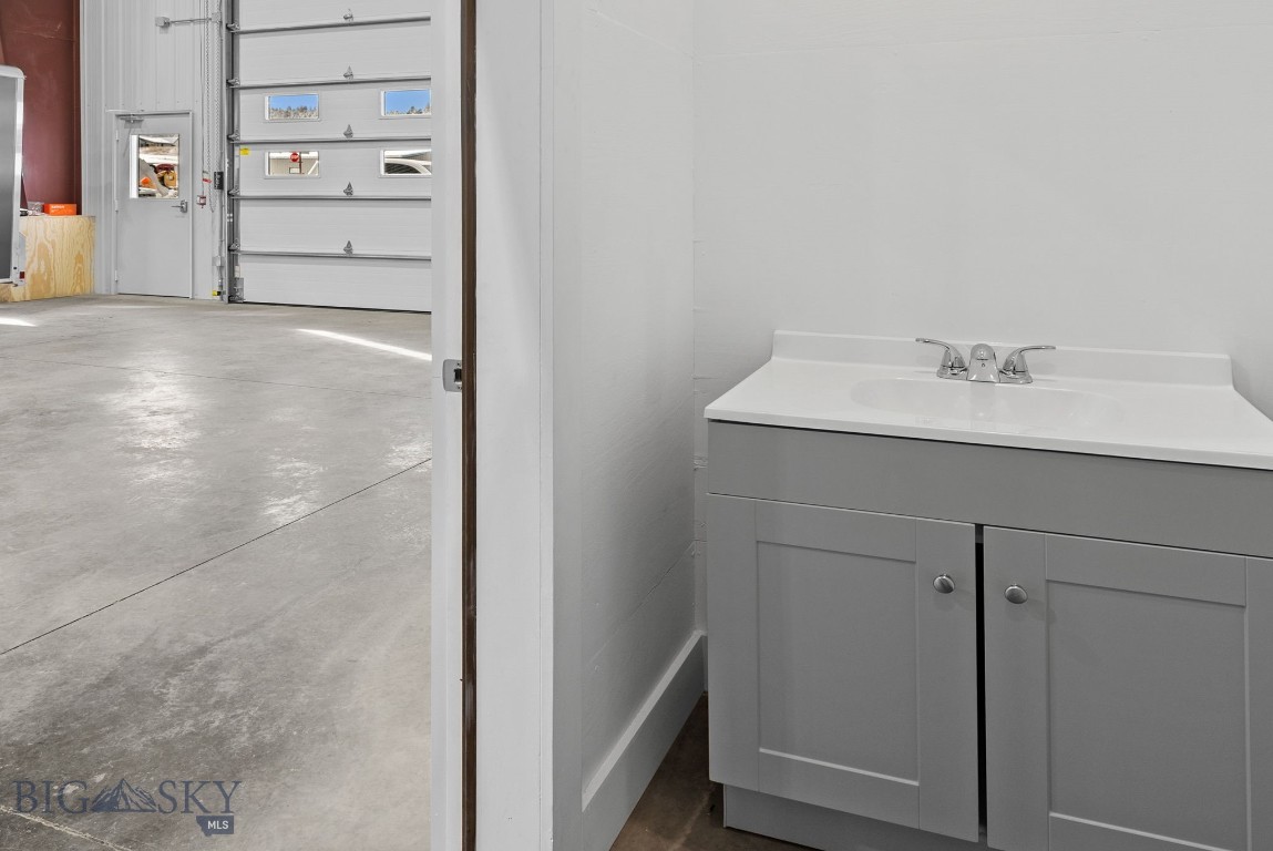 17 Blacksmith Loop E