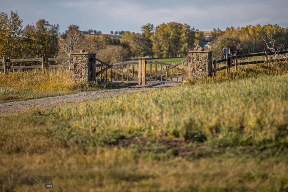 10669 Gee Norman Road