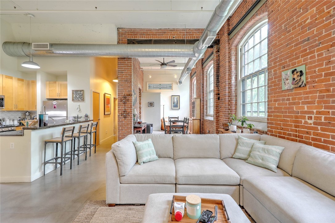 300 Pearl Street 208