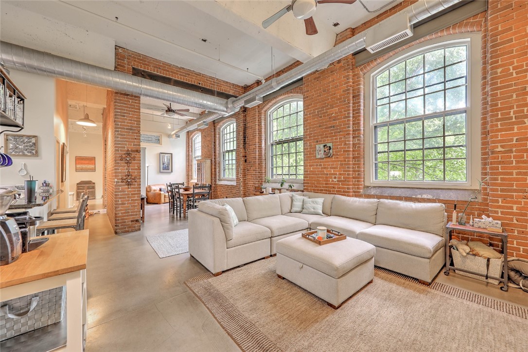 300 Pearl Street 208