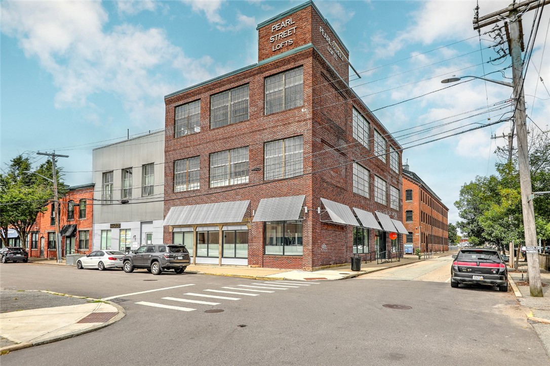 300 Pearl Street 208