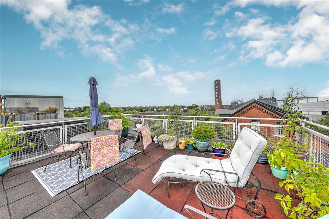 300 Pearl Street 208