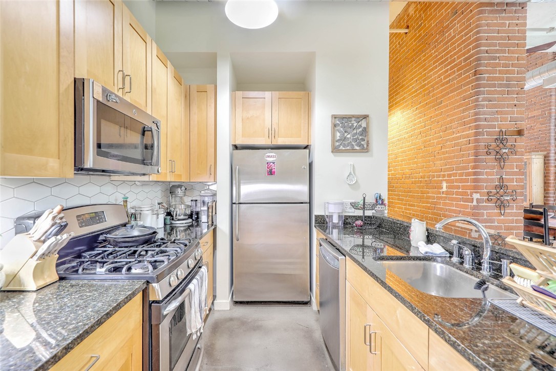 300 Pearl Street 208