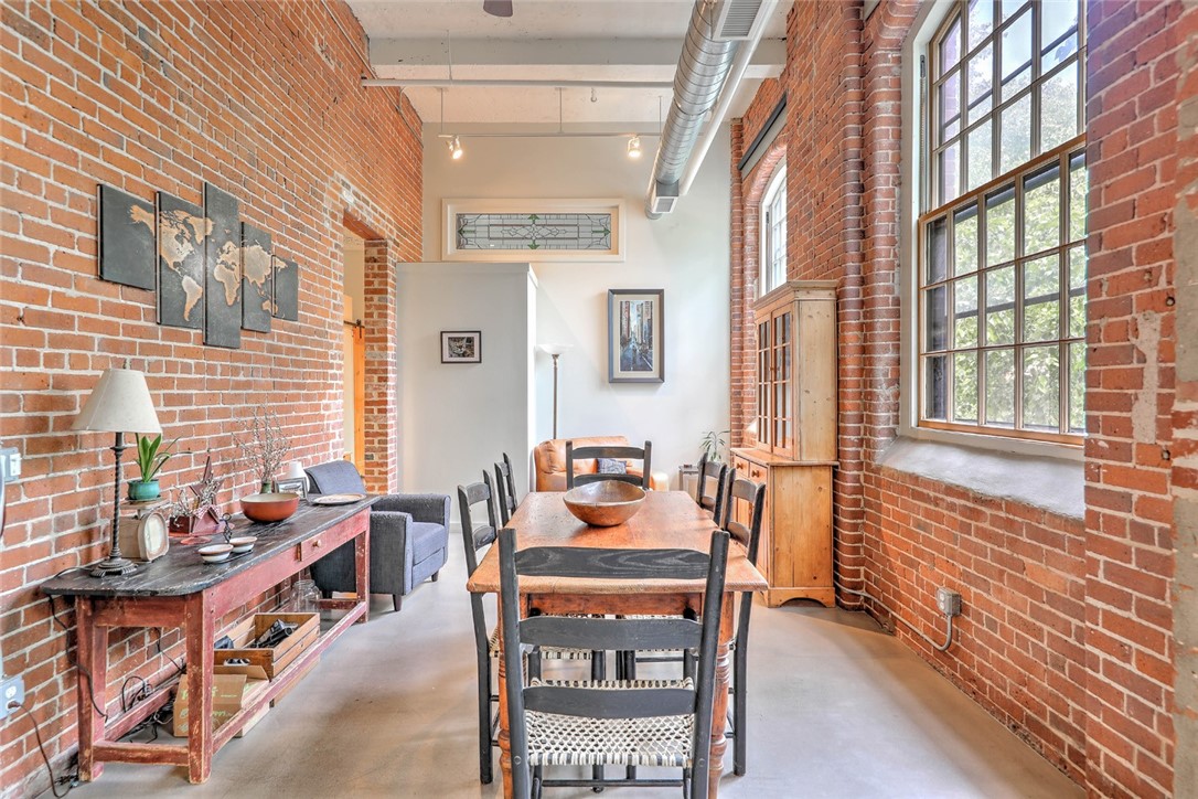 300 Pearl Street 208