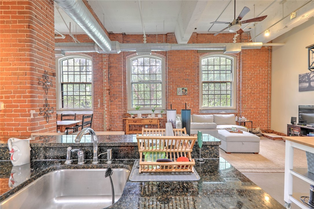 300 Pearl Street 208