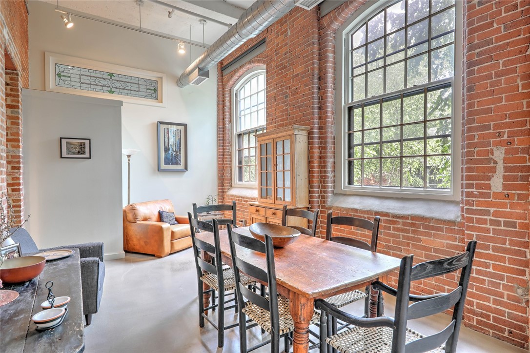 300 Pearl Street 208