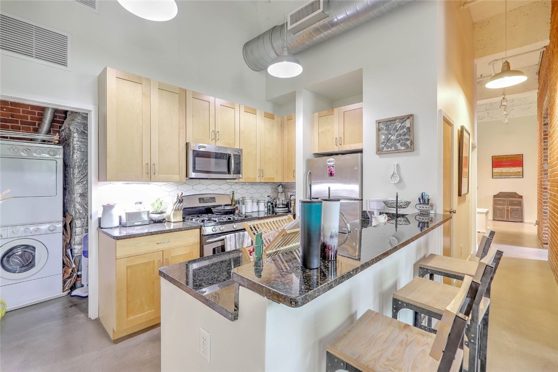 300 Pearl Street 208