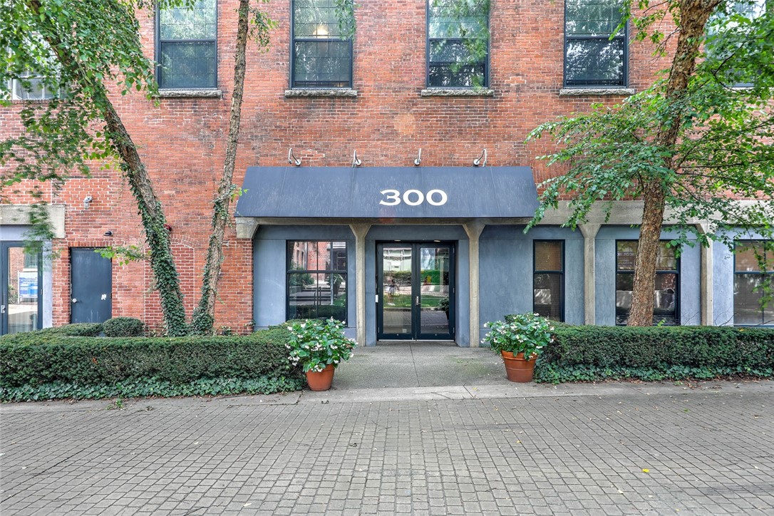 300 Pearl Street 208