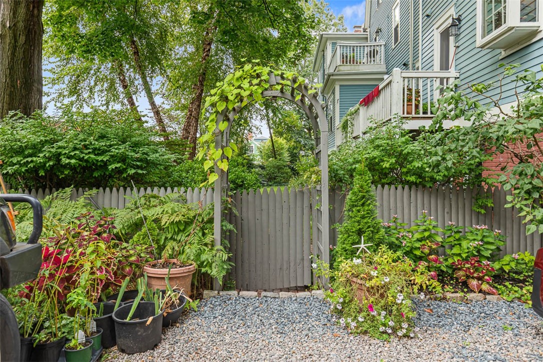 207 Williams Street 2